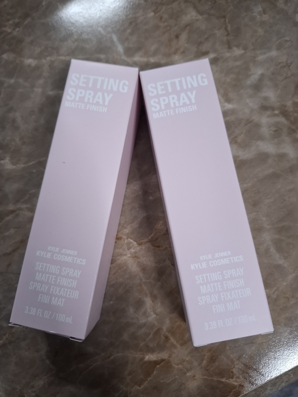2 Kylie Cosmetics Matte Setting Spray - Lightweight Finish